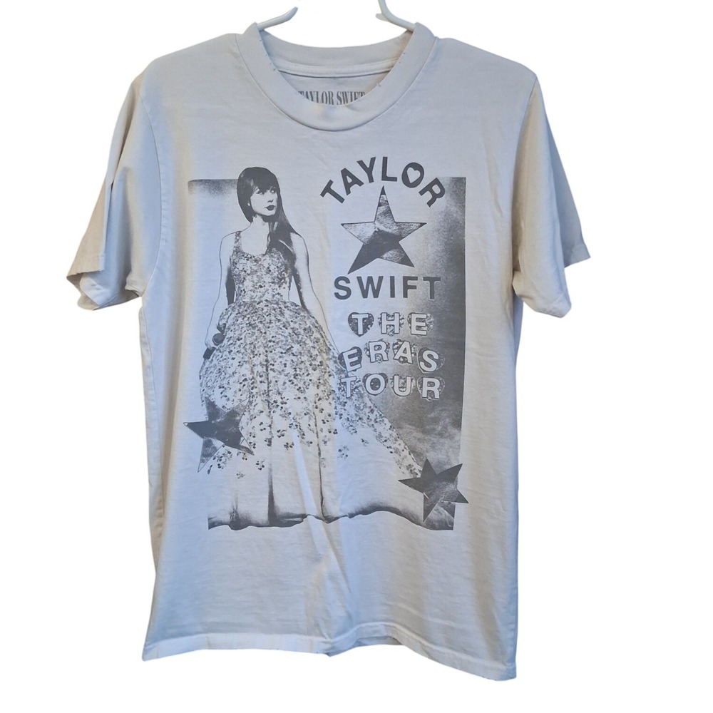 Taylor Swift The Eras Tour Star White Graphic Tee Small Oversized Distressed EUC